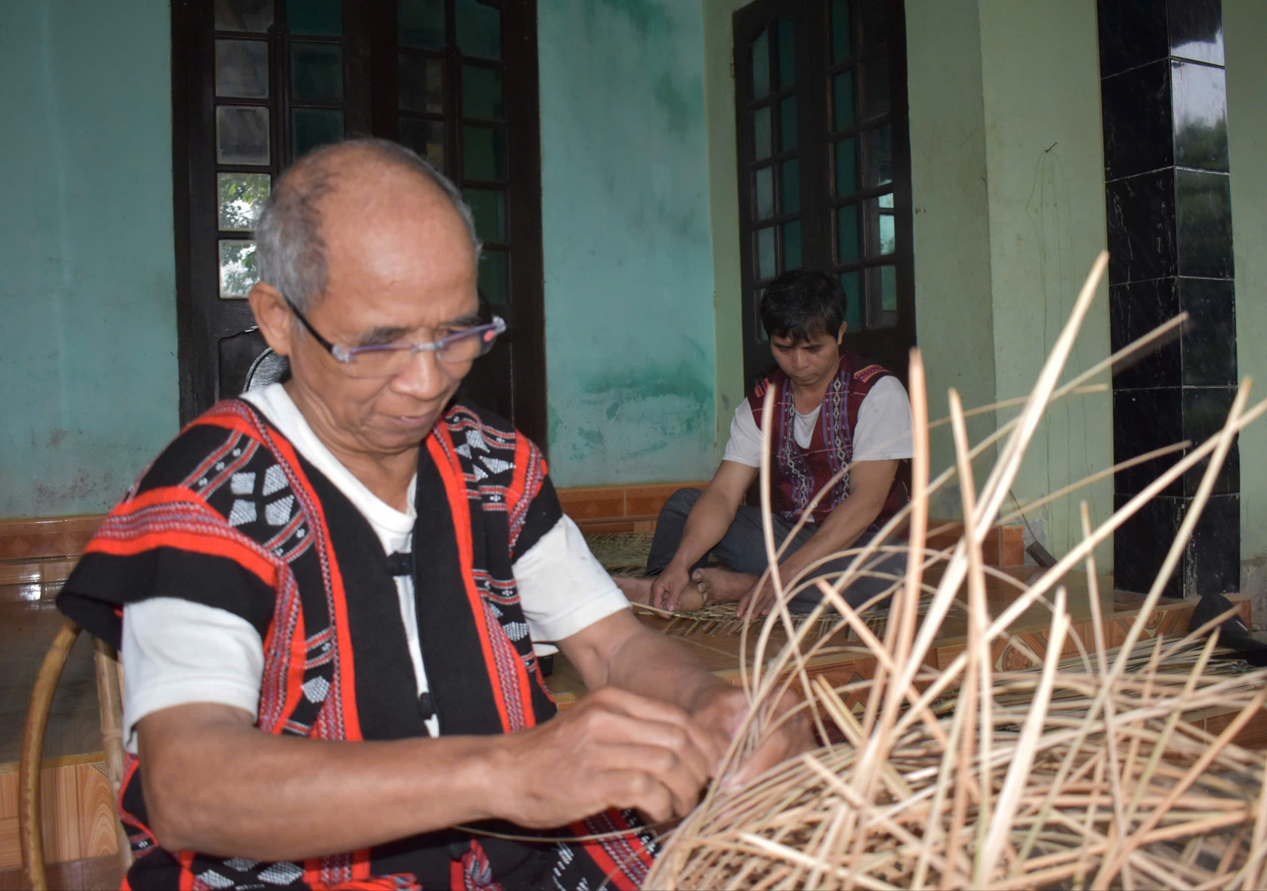 Nhất nghệ tinh: 'Đôi tay vàng' ở bản Dỗi- Ảnh 2.